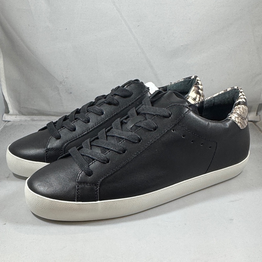 Women’s Banana Republic Black and snake print casual sneaker. New size 7.5